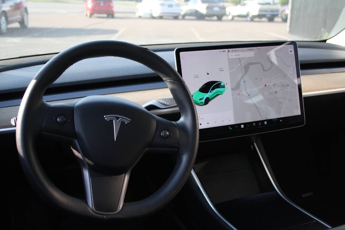 Tesla Model 3-13