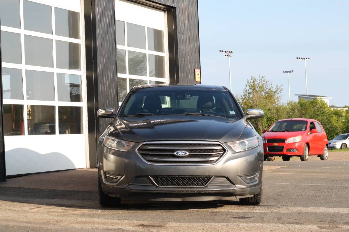 Ford Taurus-1