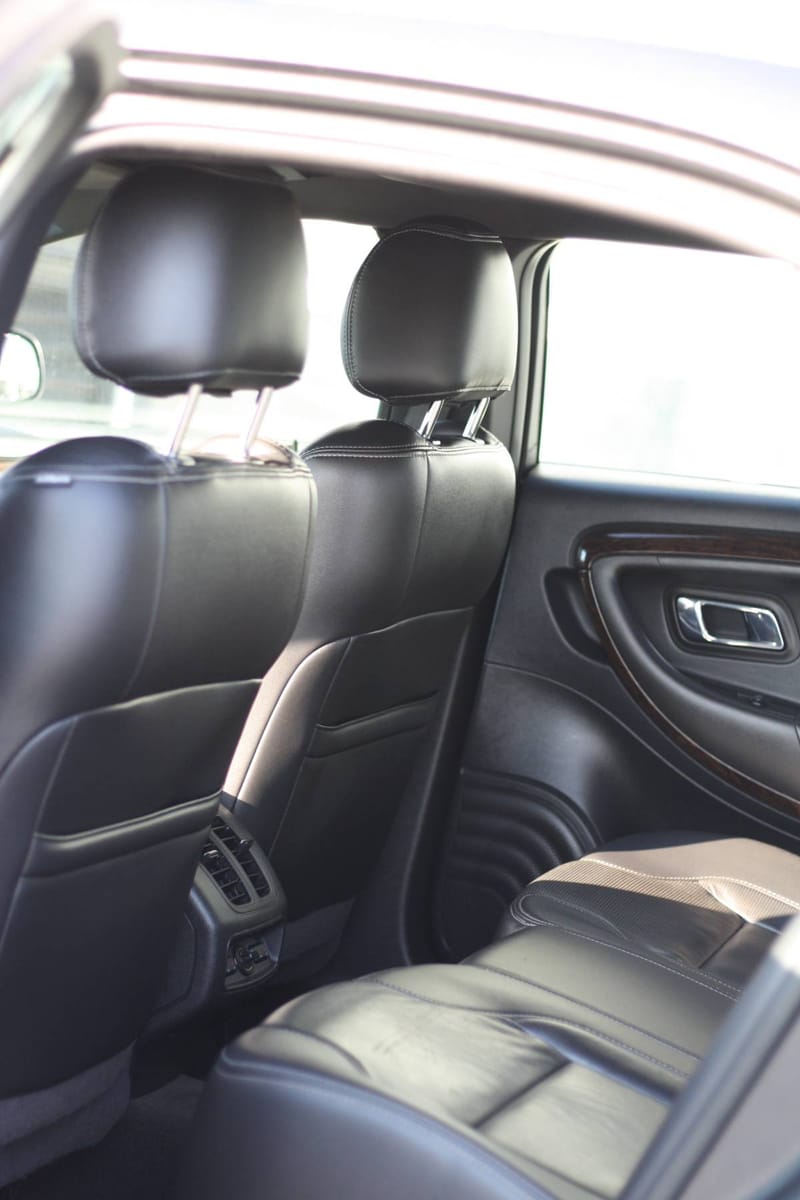Ford Taurus-18